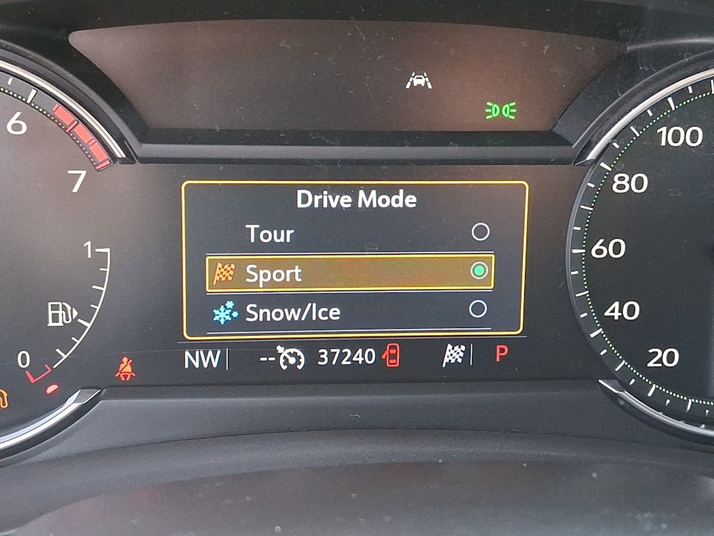 Thumbnail: 2023 Cadillac XT4 - 28