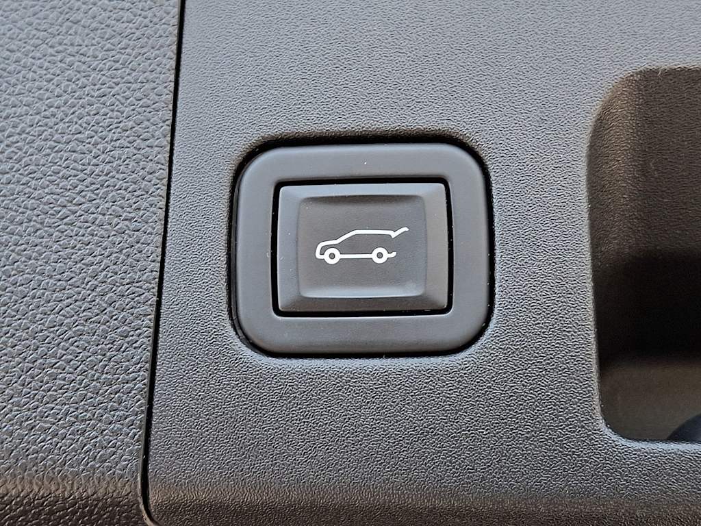 Thumbnail: 2023 Cadillac XT4 - 29
