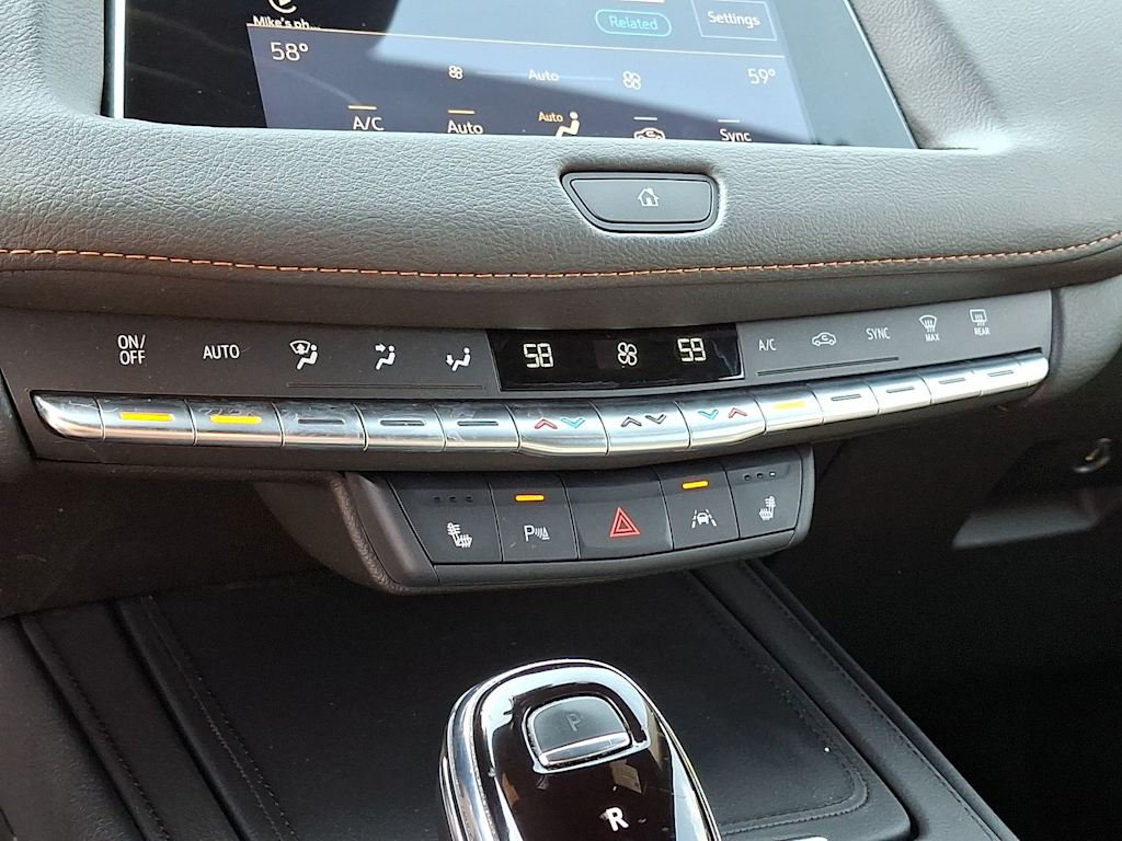 Thumbnail: 2023 Cadillac XT4 - 21