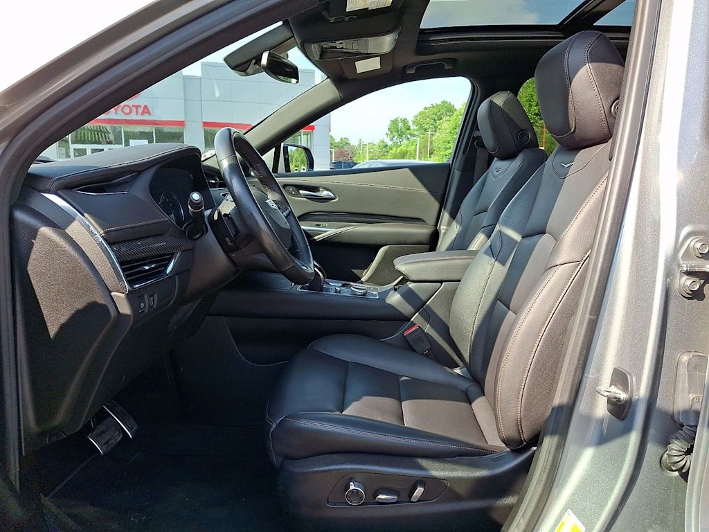 Thumbnail: 2023 Cadillac XT4 - 8