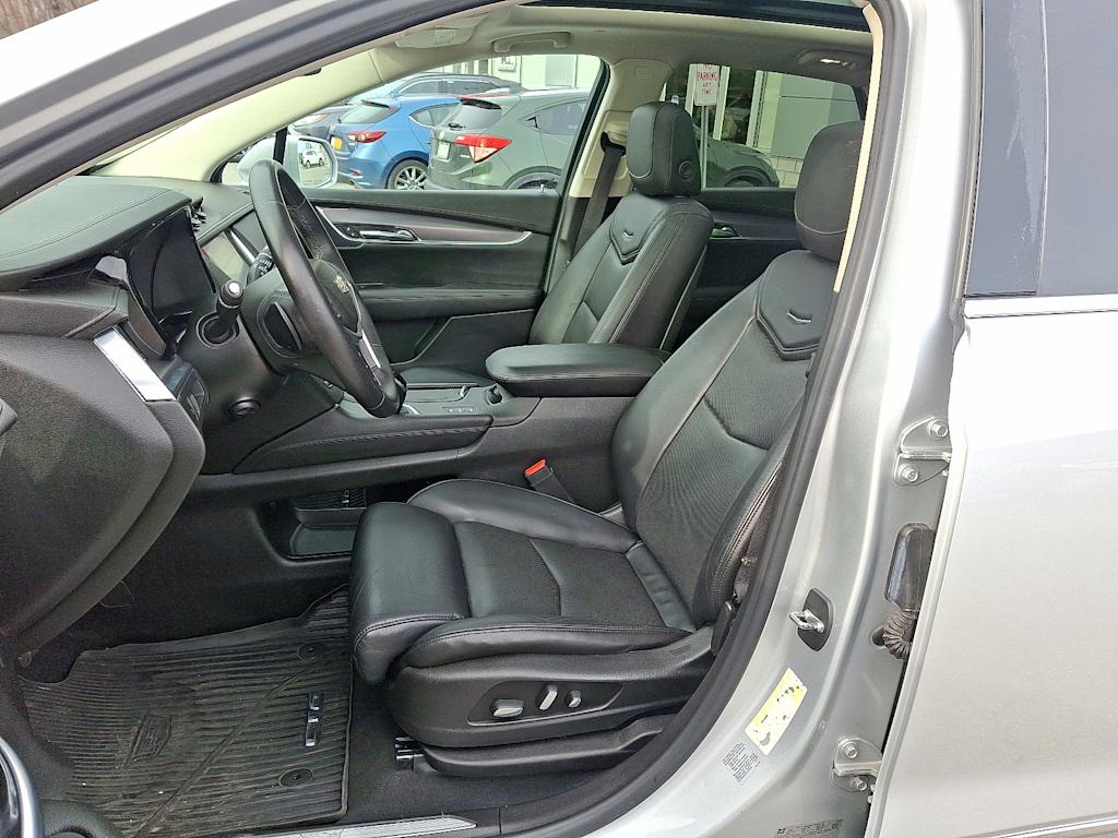 Thumbnail: 2017 Cadillac XT5 - 10