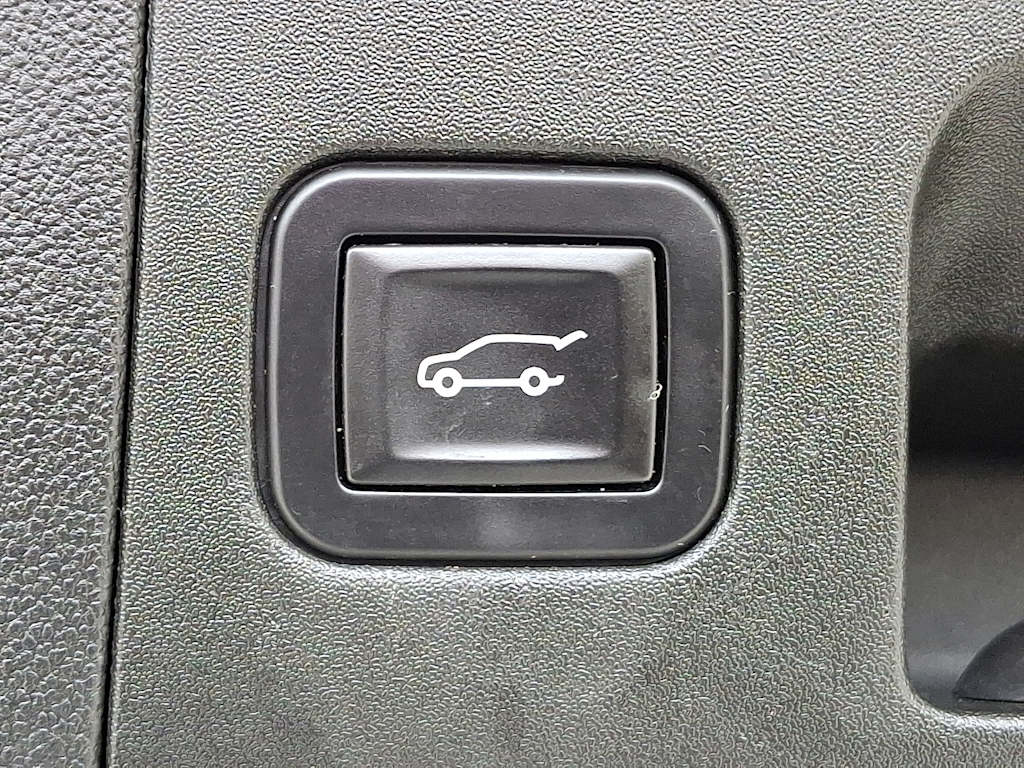 Thumbnail: 2017 Cadillac XT5 - 31