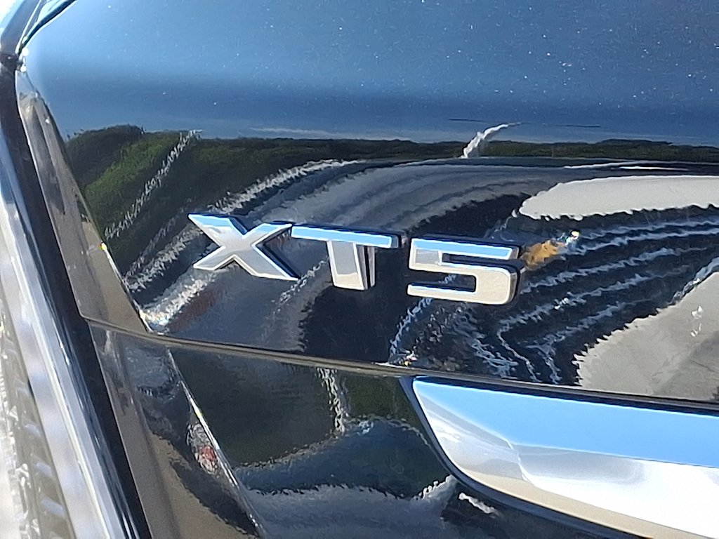 Thumbnail: 2021 Cadillac XT5 - 32