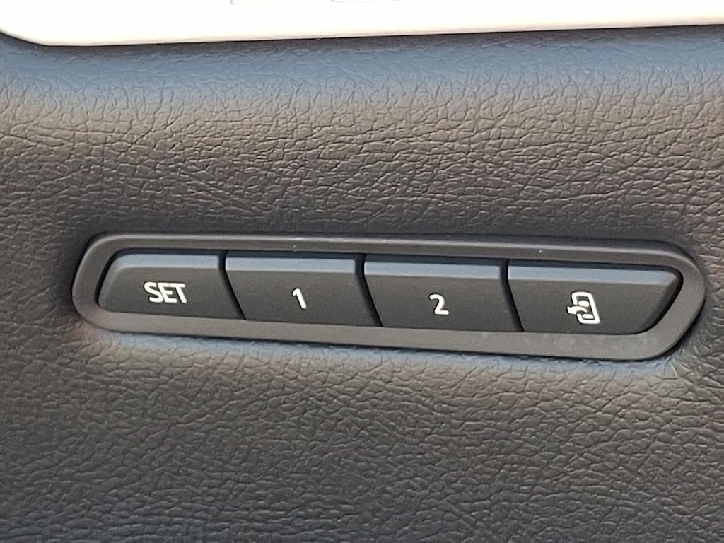 Thumbnail: 2021 Cadillac XT5 - 28