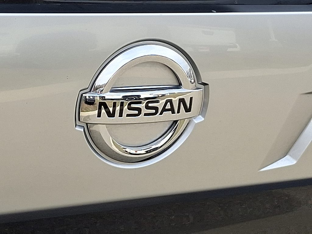 2021 Nissan Titan Platinum Reserve 6