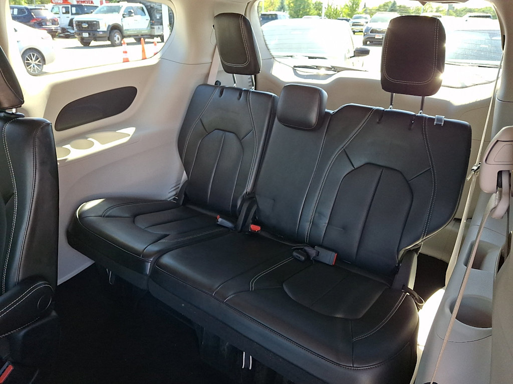 Thumbnail: 2023 Chrysler Pacifica - 20