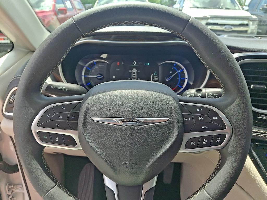 Thumbnail: 2023 Chrysler Pacifica - 23