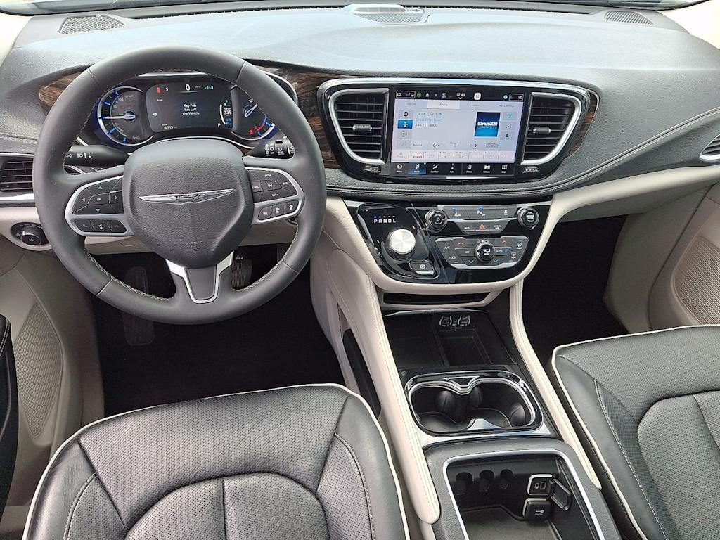 Thumbnail: 2023 Chrysler Pacifica - 2