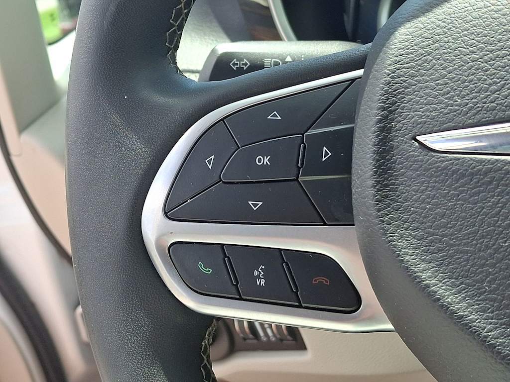 Thumbnail: 2023 Chrysler Pacifica - 24