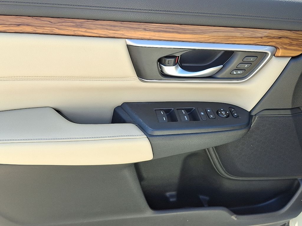 Thumbnail: 2017 Honda CR-V - 21