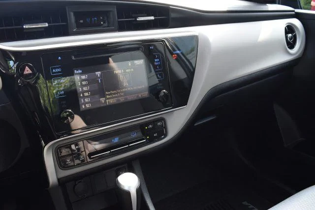Thumbnail: 2018 Toyota Corolla - 25