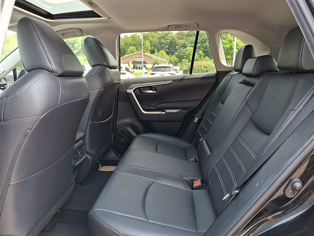 Thumbnail: 2020 Toyota RAV4 - 11