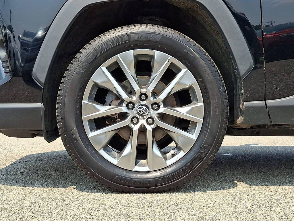 Thumbnail: 2020 Toyota RAV4 - 8