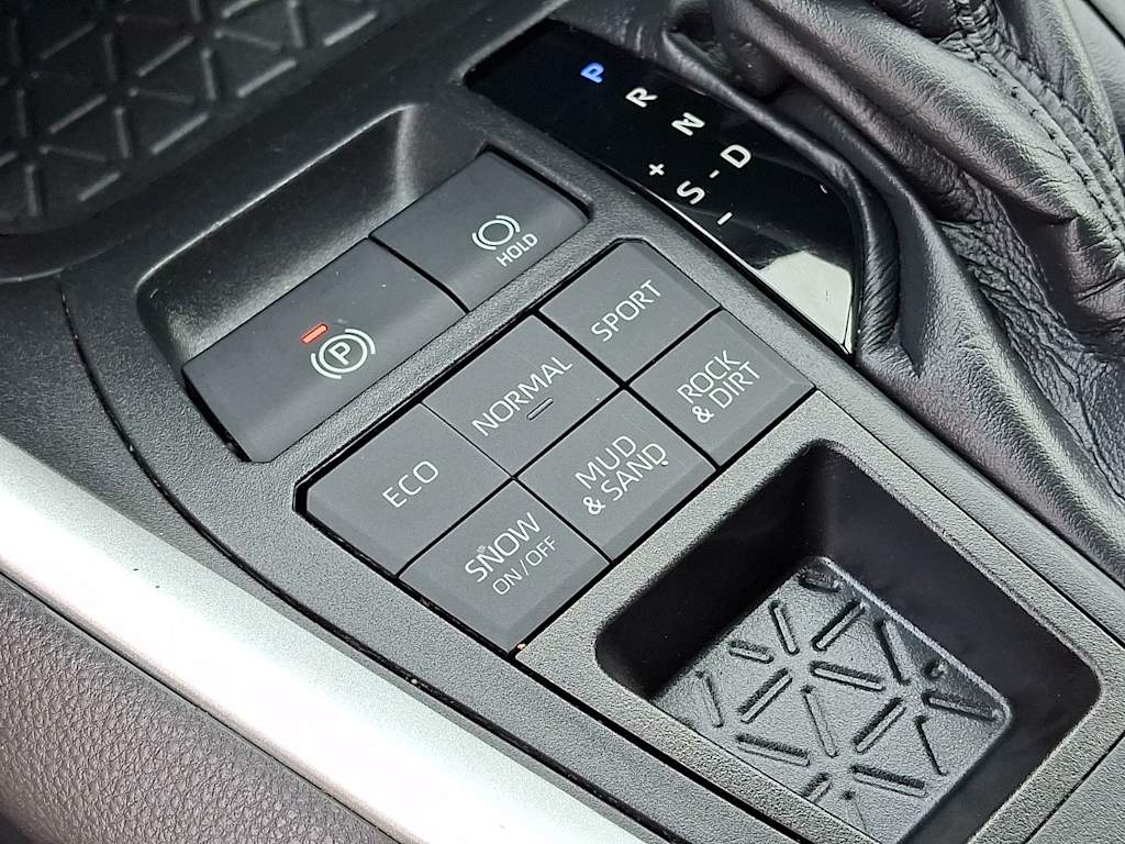Thumbnail: 2020 Toyota RAV4 - 29