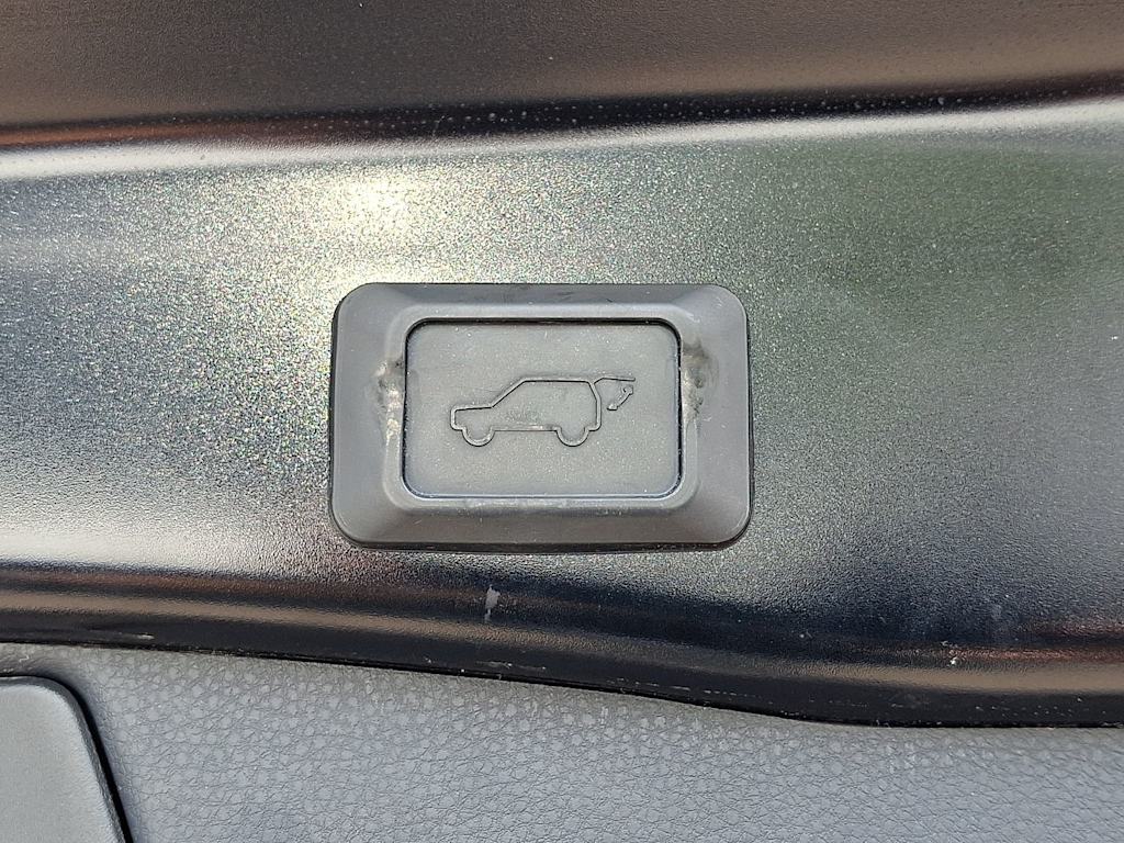 Thumbnail: 2020 Toyota RAV4 - 32
