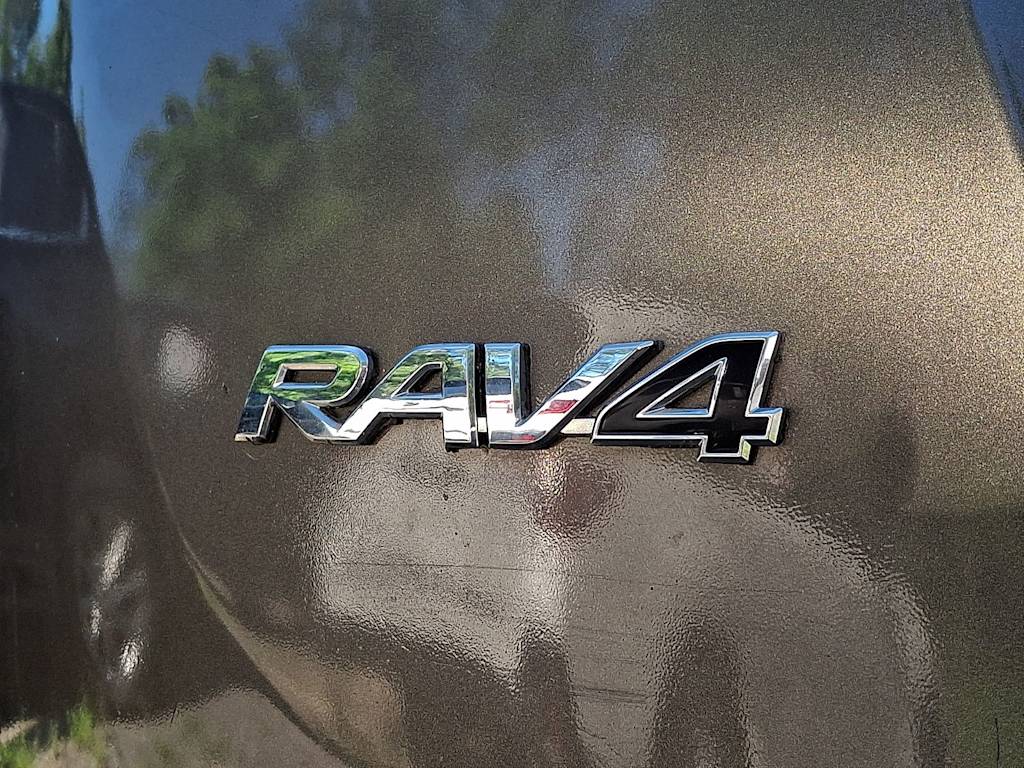 Thumbnail: 2015 Toyota RAV4 - 4