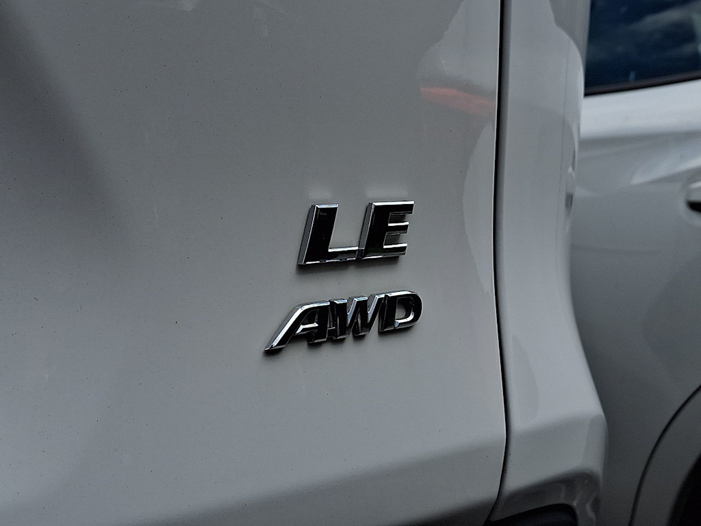 Thumbnail: 2021 Toyota RAV4 - 6