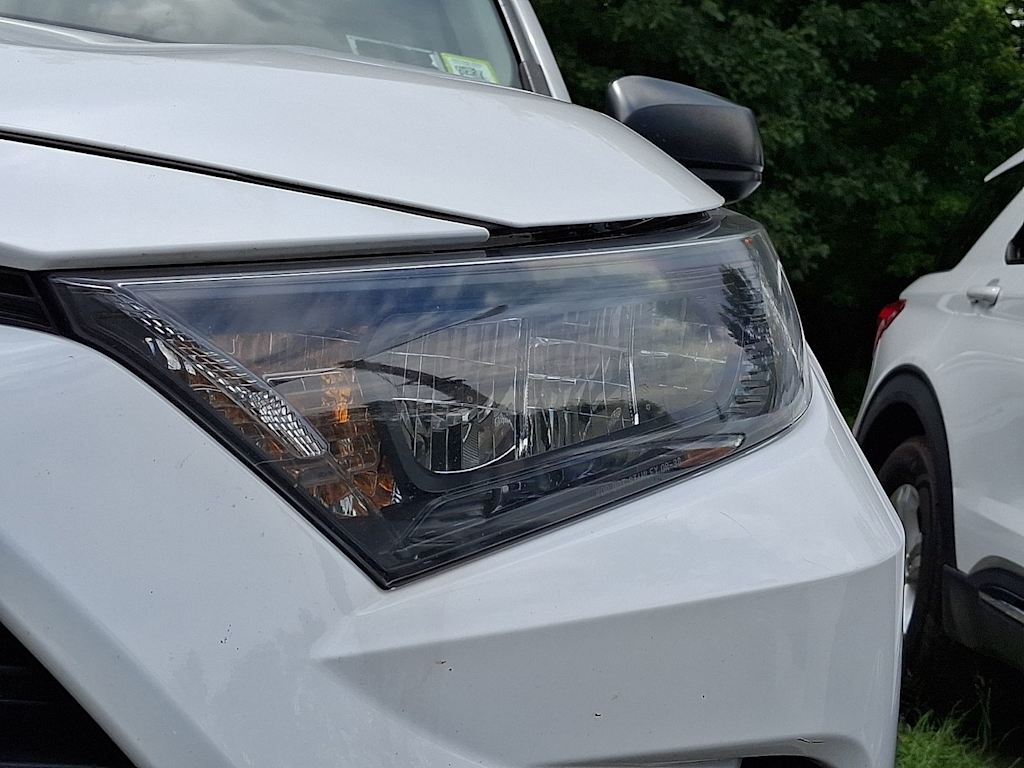Thumbnail: 2021 Toyota RAV4 - 5