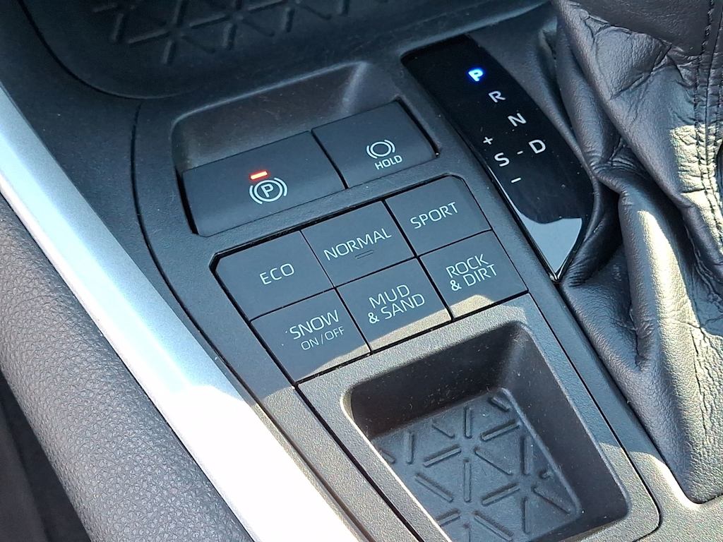 Thumbnail: 2021 Toyota RAV4 - 29