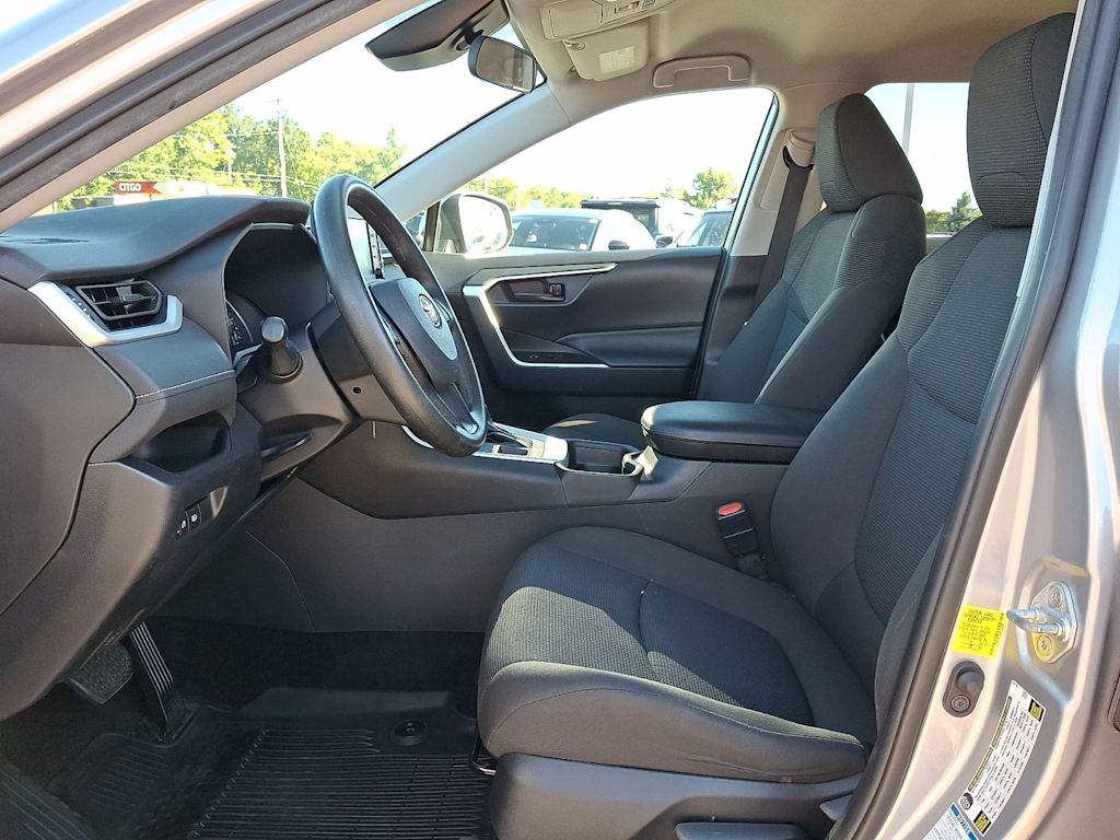 Thumbnail: 2021 Toyota RAV4 - 9