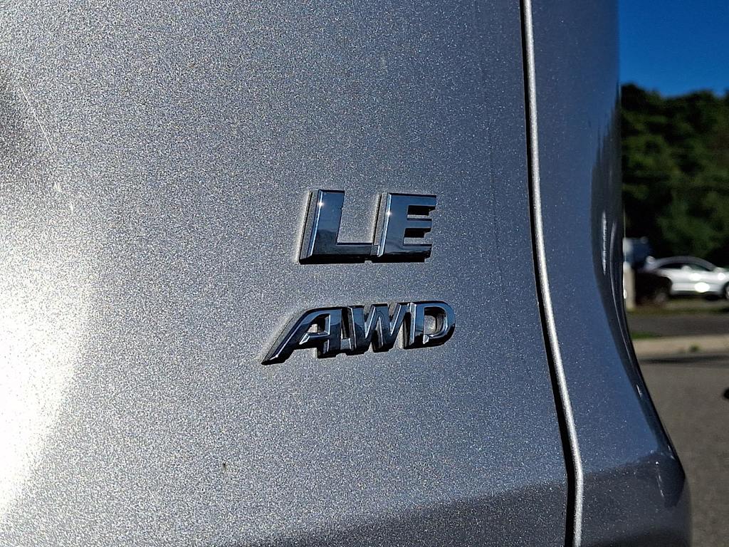 Thumbnail: 2021 Toyota RAV4 - 15