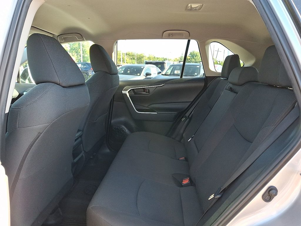 Thumbnail: 2021 Toyota RAV4 - 10