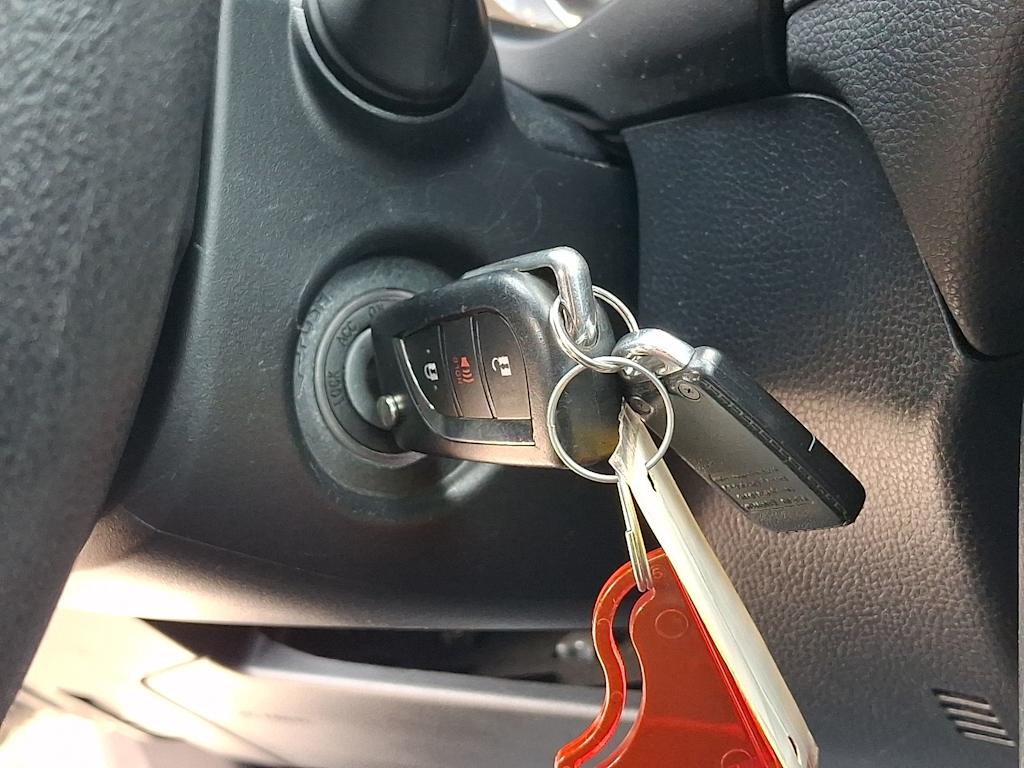 Thumbnail: 2019 Toyota RAV4 - 16