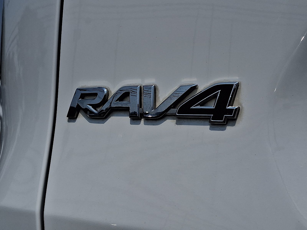 Thumbnail: 2019 Toyota RAV4 - 7