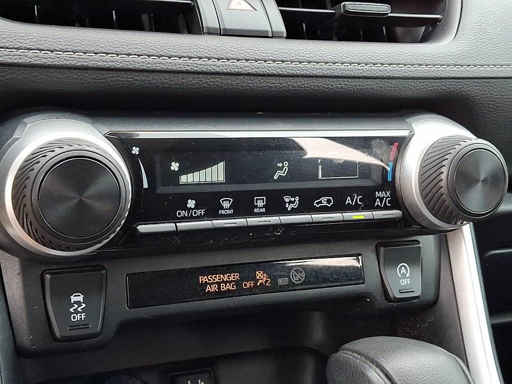 Thumbnail: 2019 Toyota RAV4 - 22