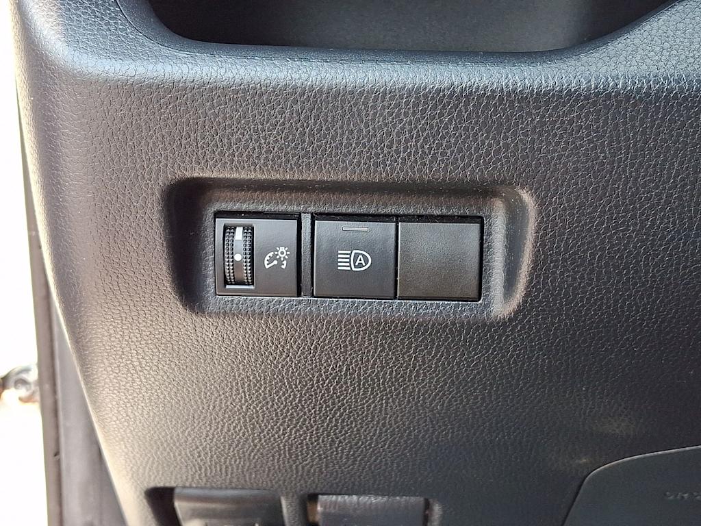 Thumbnail: 2019 Toyota RAV4 - 30