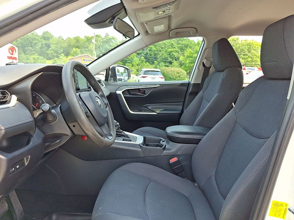 Thumbnail: 2019 Toyota RAV4 - 10