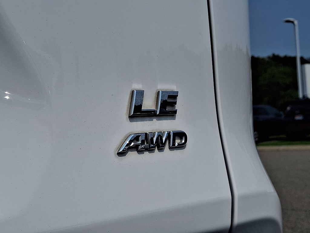 Thumbnail: 2019 Toyota RAV4 - 31