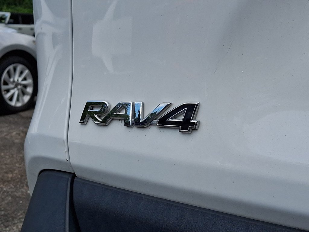 Thumbnail: 2023 Toyota RAV4 - 8