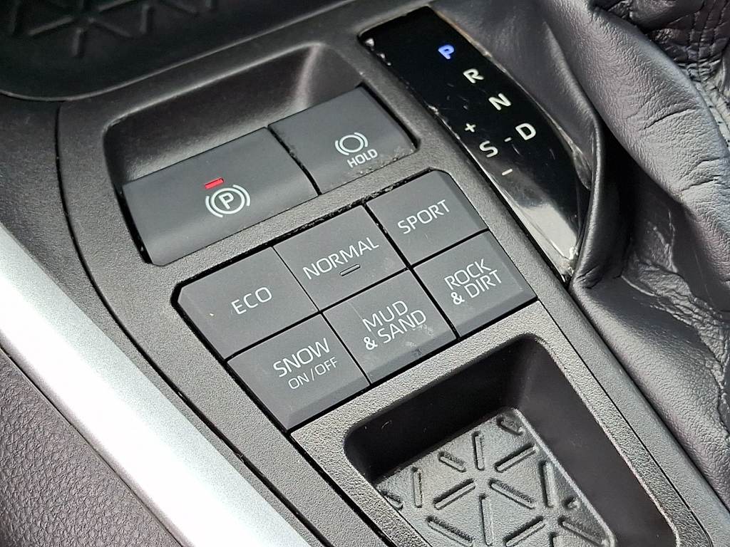Thumbnail: 2023 Toyota RAV4 - 29