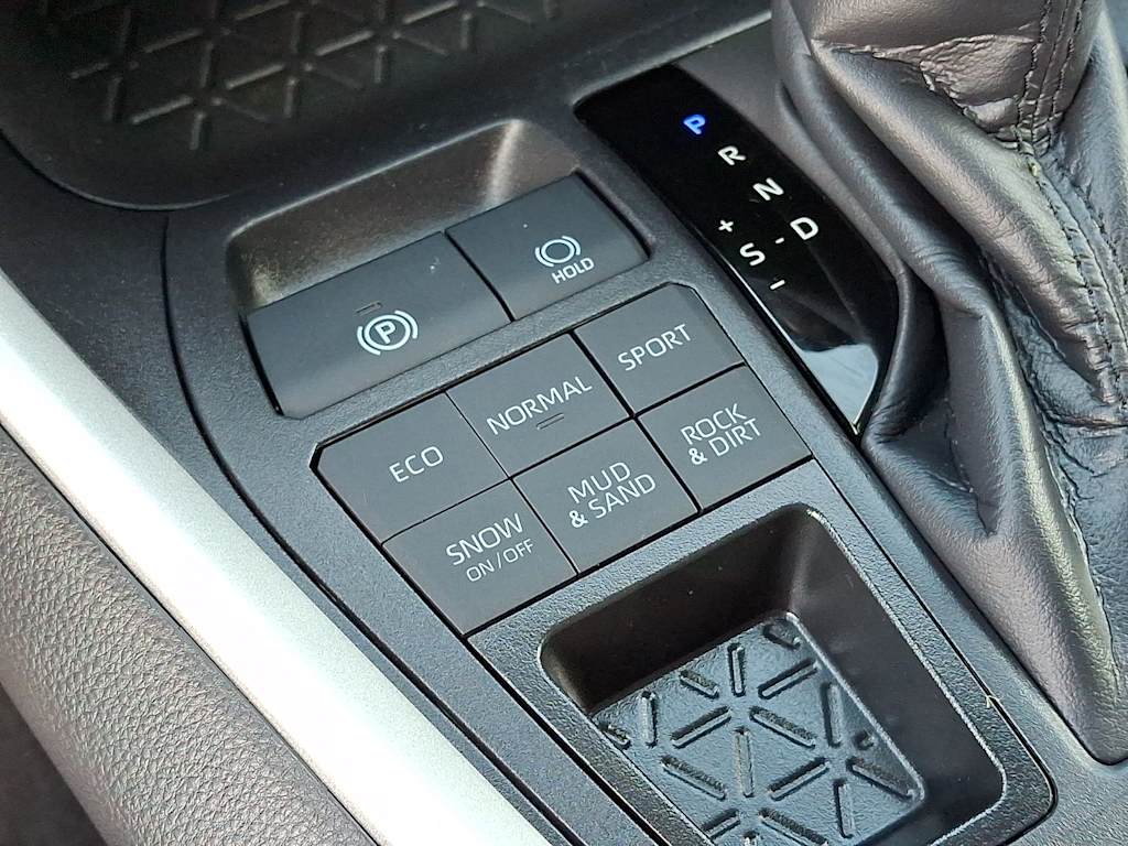 Thumbnail: 2025 Toyota RAV4 - 29