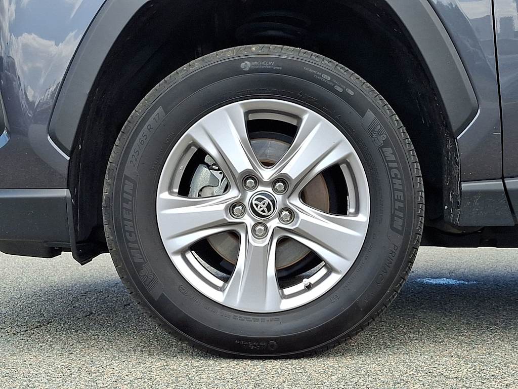 Thumbnail: 2025 Toyota RAV4 - 8
