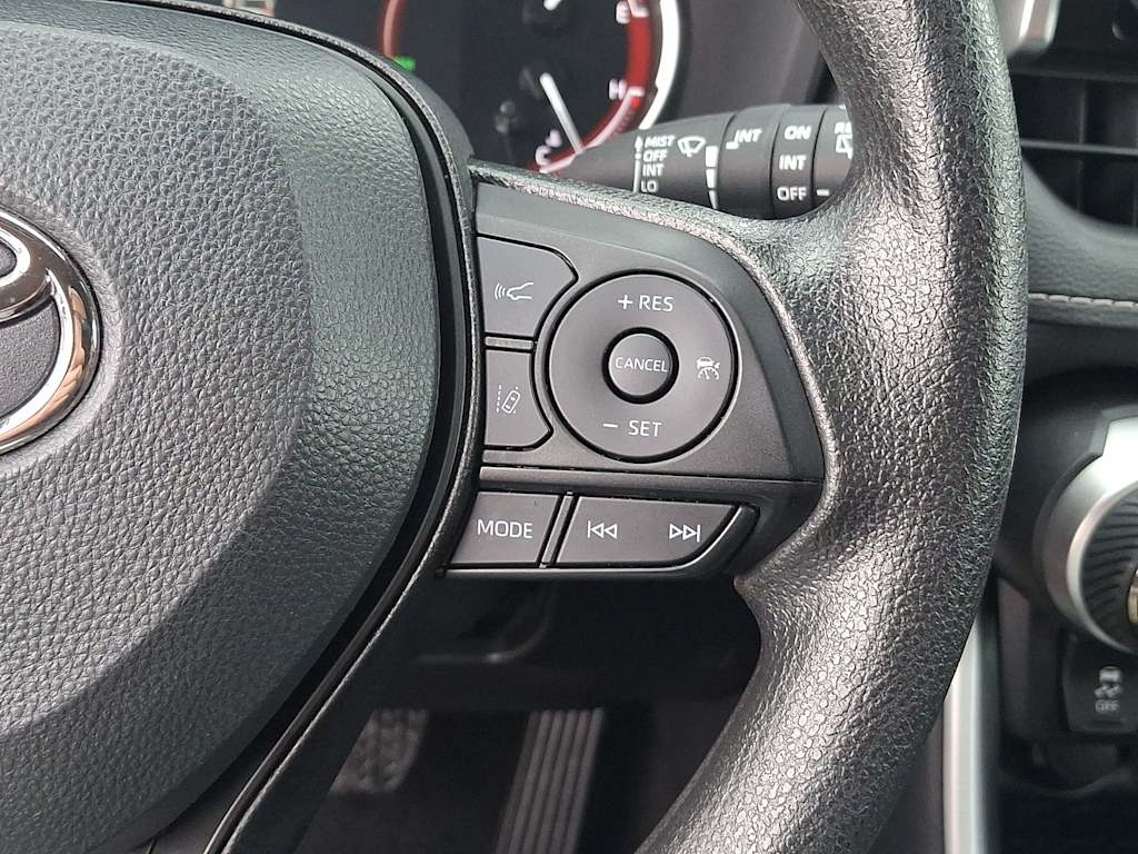 Thumbnail: 2025 Toyota RAV4 - 24