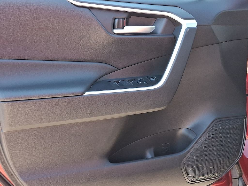 Thumbnail: 2025 Toyota RAV4 - 21