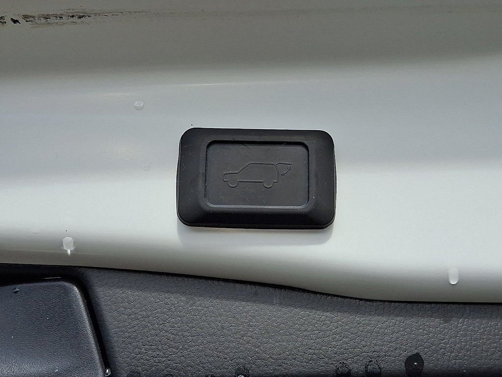 Thumbnail: 2025 Toyota RAV4 - 31