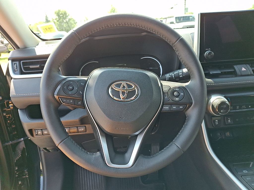 Thumbnail: 2024 Toyota RAV4 - 8