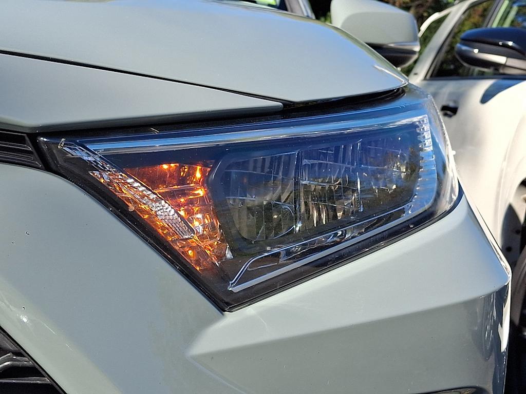 Thumbnail: 2019 Toyota RAV4 - 8