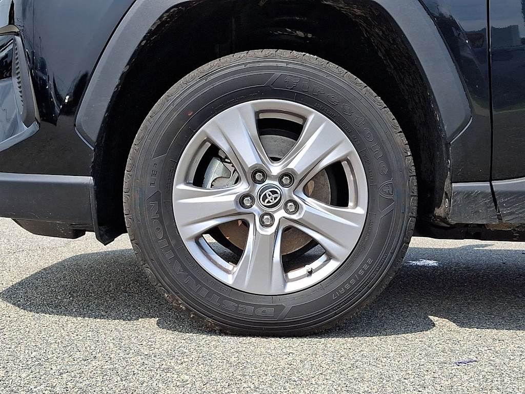 Thumbnail: 2025 Toyota RAV4 - 8