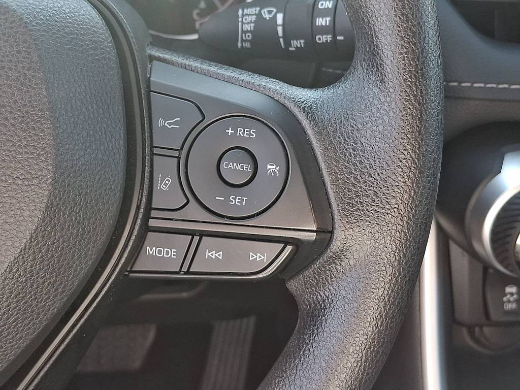 Thumbnail: 2025 Toyota RAV4 - 20