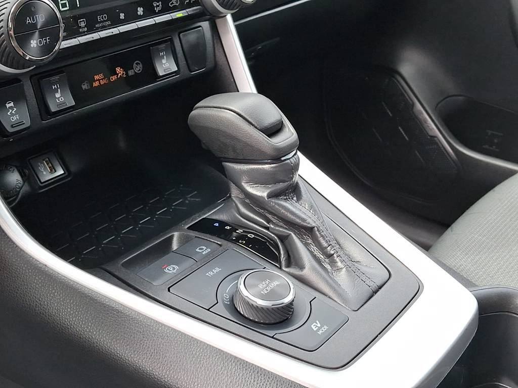 Thumbnail: 2024 Toyota RAV4 - 13