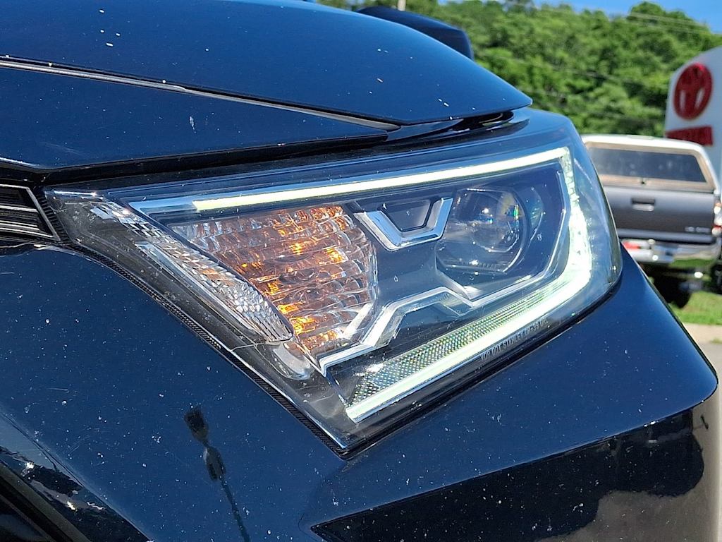 Thumbnail: 2019 Toyota RAV4 - 19