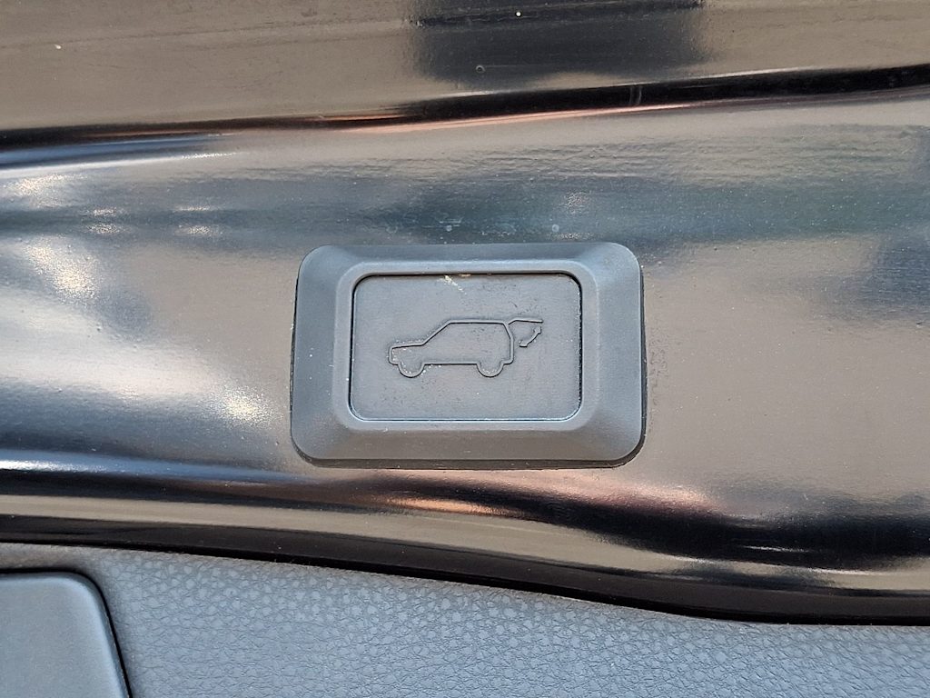 Thumbnail: 2019 Toyota RAV4 - 31