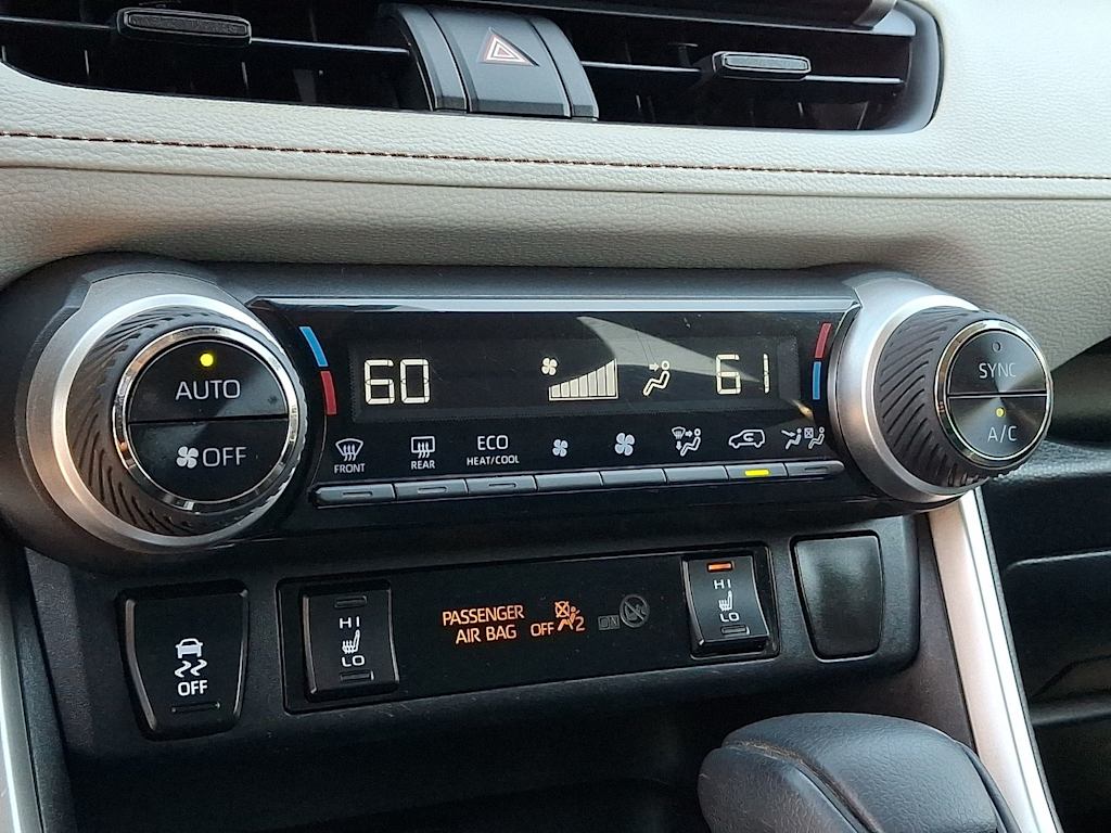 Thumbnail: 2019 Toyota RAV4 - 23