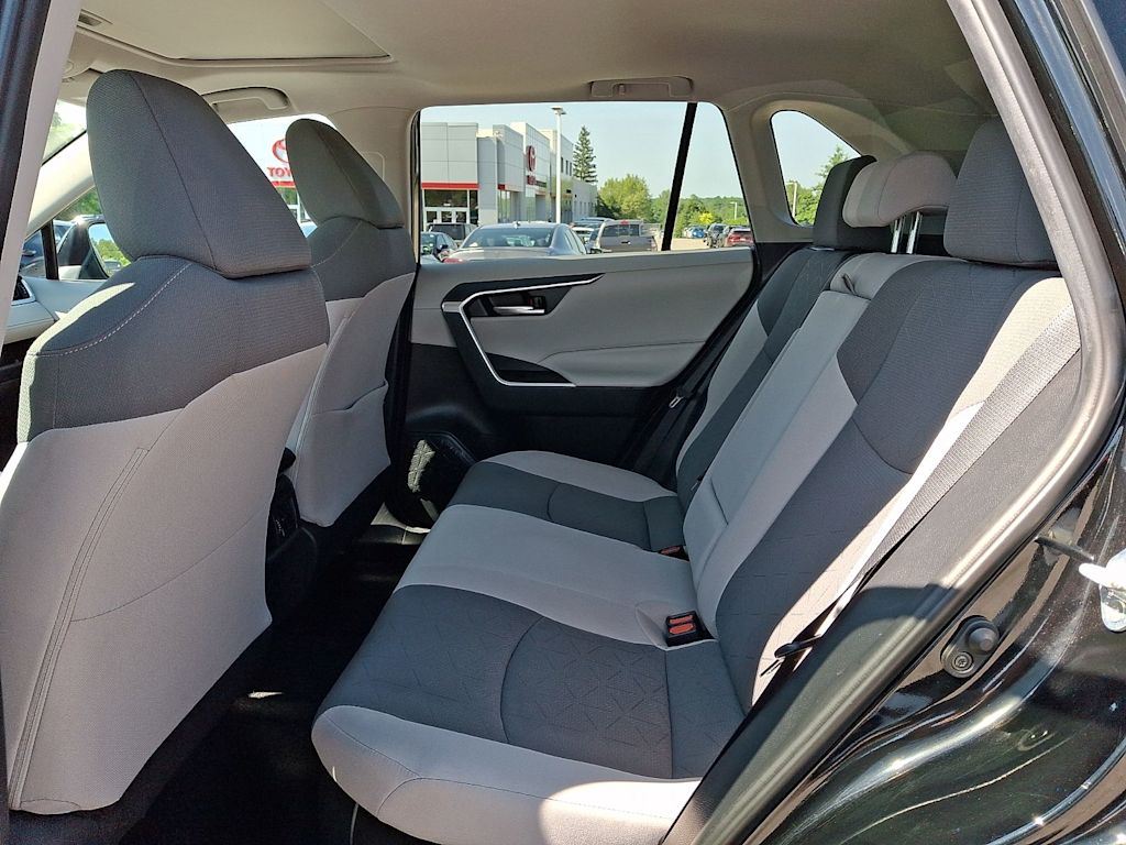 Thumbnail: 2019 Toyota RAV4 - 11