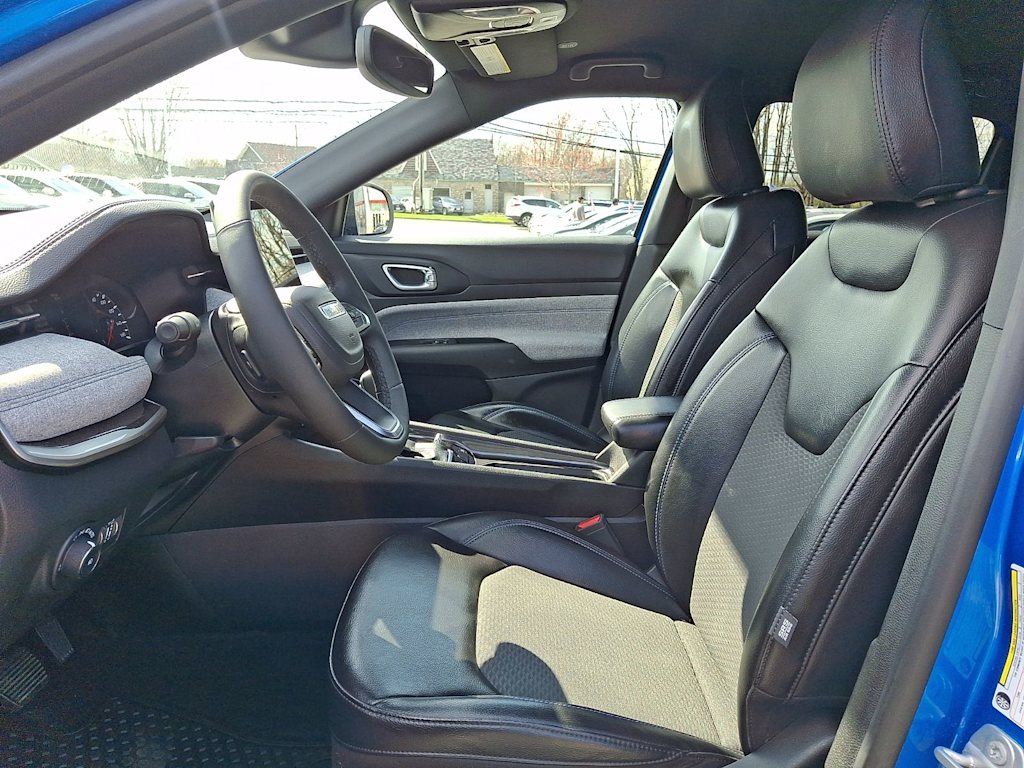 Thumbnail: 2023 Jeep Compass - 9