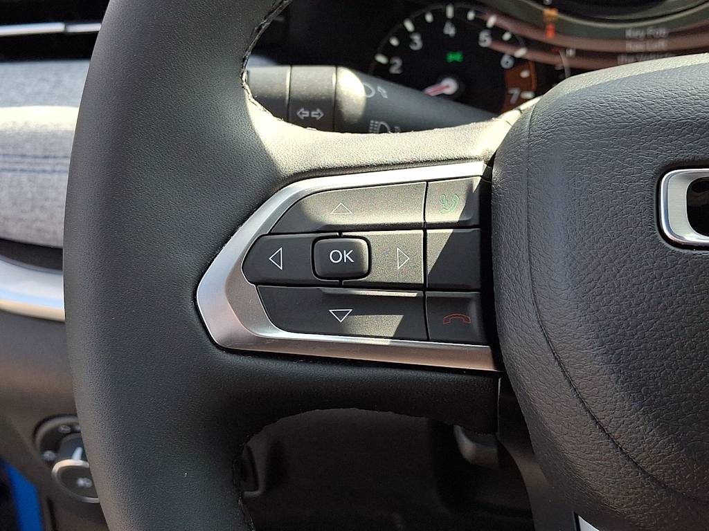 Thumbnail: 2023 Jeep Compass - 24